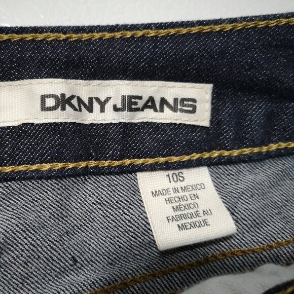 DKNY SOHO Jeans Ladies Size 10S Dark Wash Slight Flare Blue Jeans - Picture 3 of 15